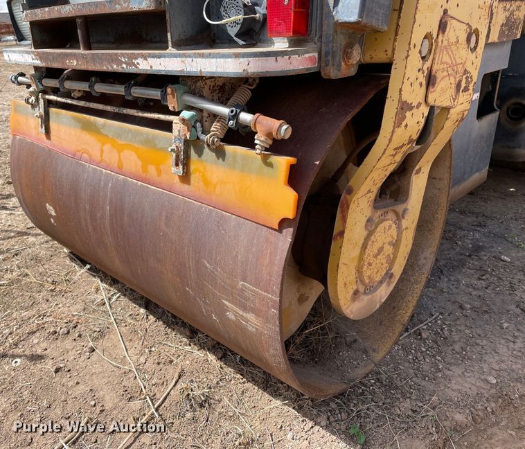 image for item DJ5038 1999 Caterpillar CB334D  double drum vibratory roller