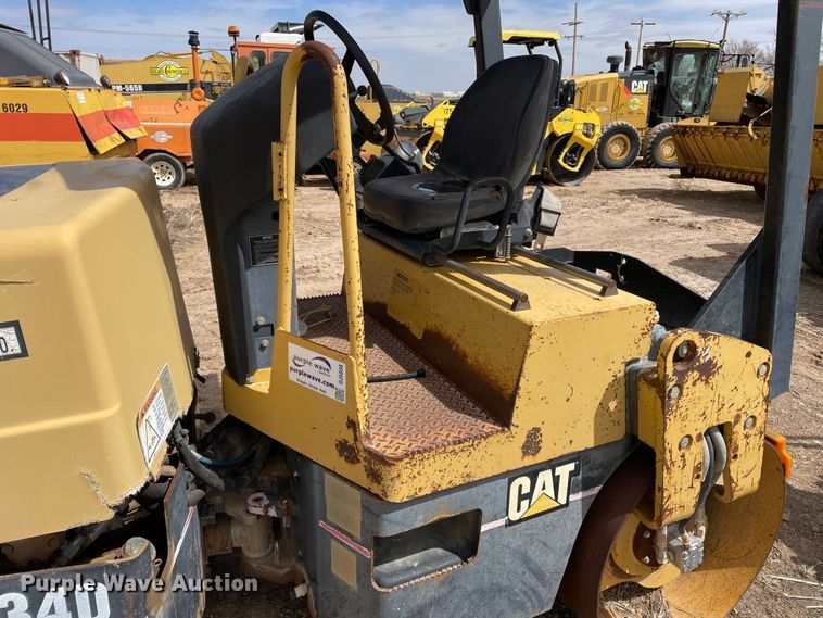 image for item DJ5038 1999 Caterpillar CB334D  double drum vibratory roller