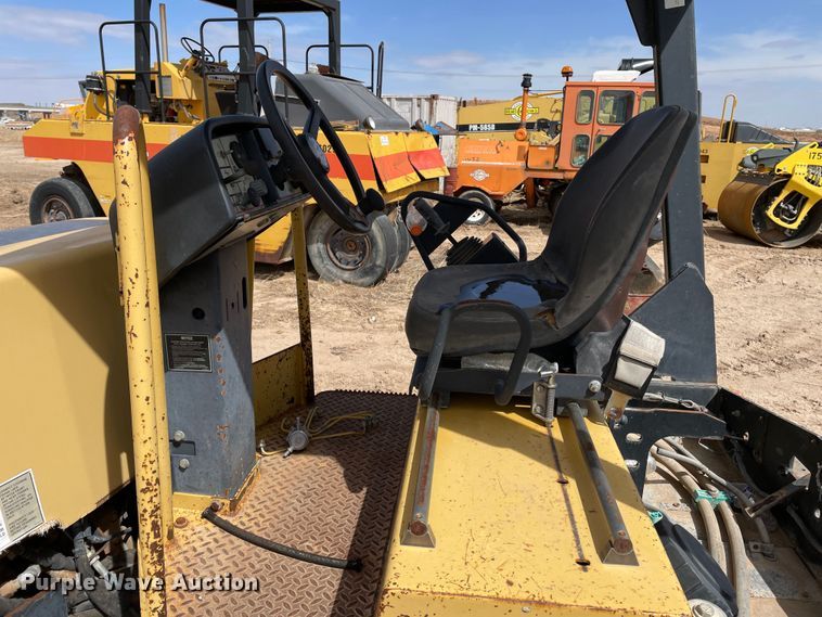 image for item DJ5038 1999 Caterpillar CB334D  double drum vibratory roller