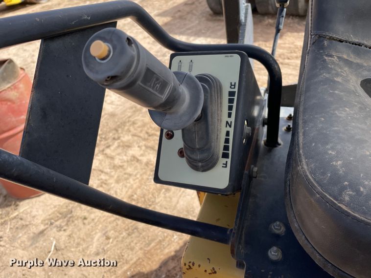 image for item DJ5038 1999 Caterpillar CB334D  double drum vibratory roller