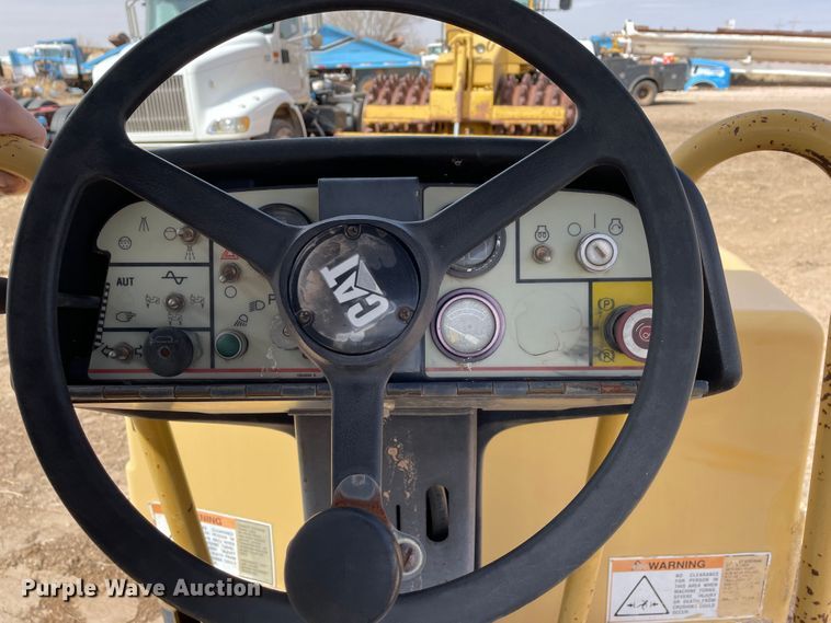 image for item DJ5038 1999 Caterpillar CB334D  double drum vibratory roller