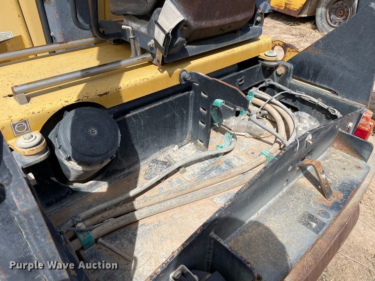 image for item DJ5038 1999 Caterpillar CB334D  double drum vibratory roller