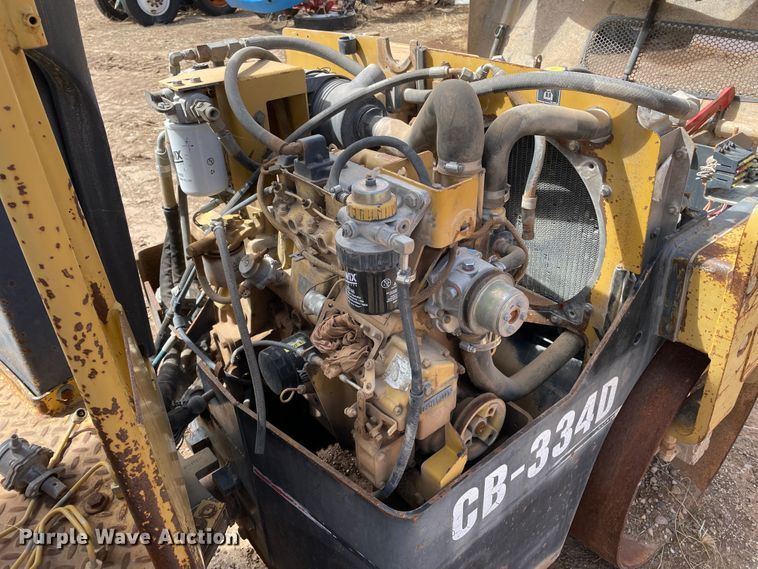 image for item DJ5038 1999 Caterpillar CB334D  double drum vibratory roller