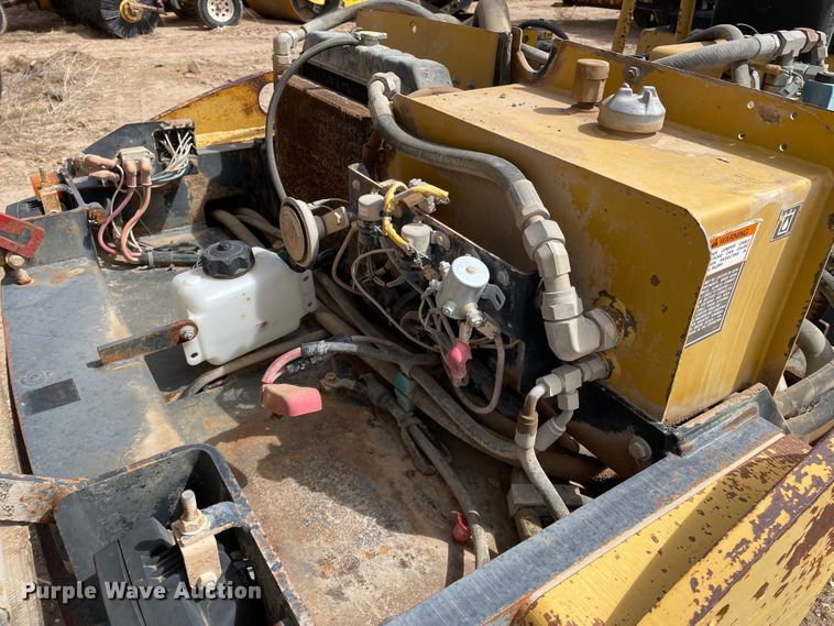 image for item DJ5038 1999 Caterpillar CB334D  double drum vibratory roller