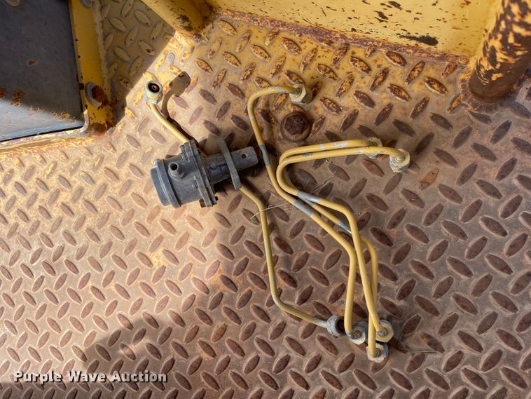 image for item DJ5038 1999 Caterpillar CB334D  double drum vibratory roller