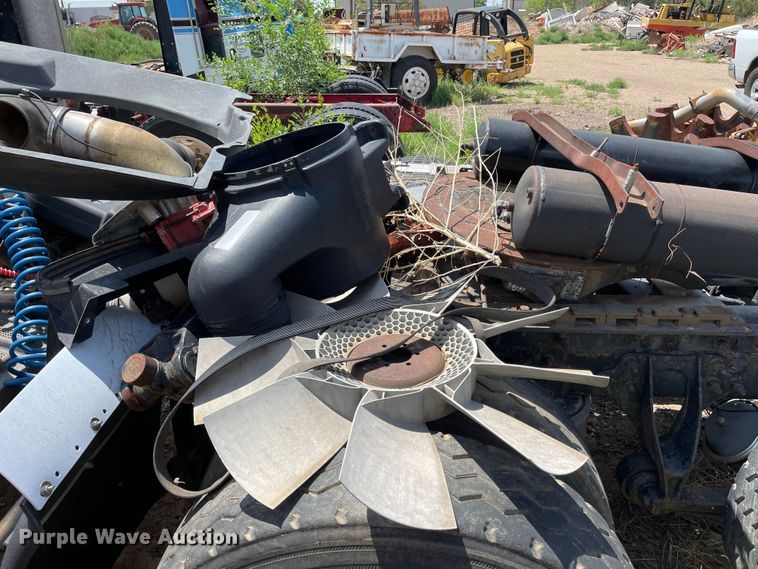 image for item DJ5039 2006 International 9200i  semi truck