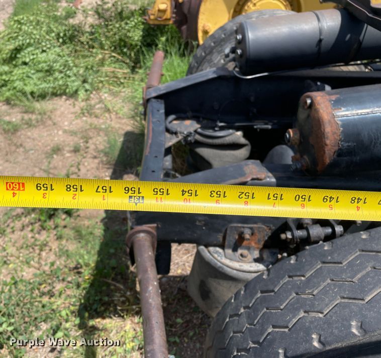 image for item DJ5039 2006 International 9200i  semi truck