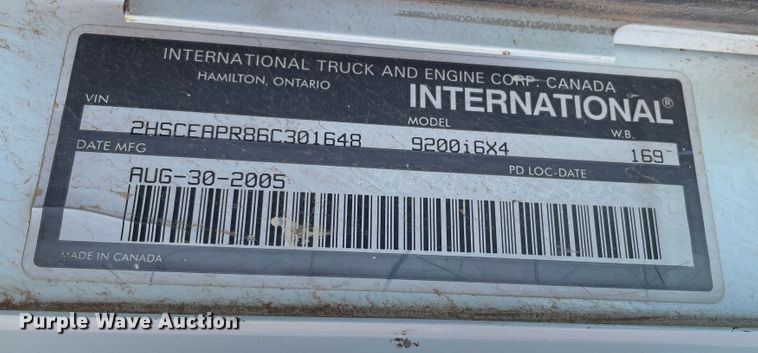 image for item DJ5039 2006 International 9200i  semi truck