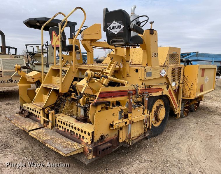 image for item DJ5041 1996 Blaw-Knox PF161  paver