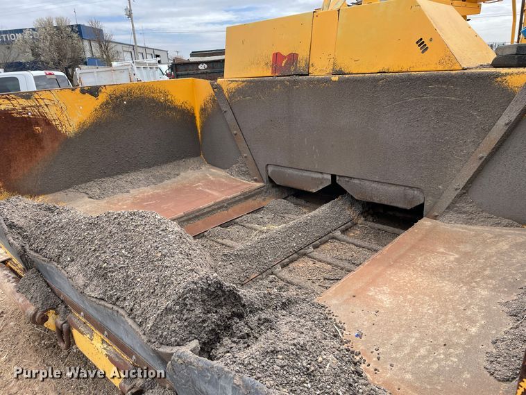 image for item DJ5041 1996 Blaw-Knox PF161  paver