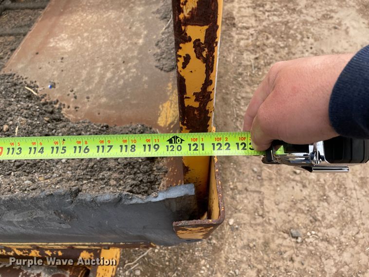 image for item DJ5041 1996 Blaw-Knox PF161  paver