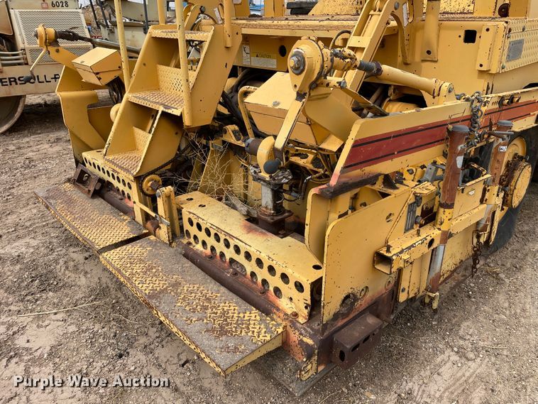 image for item DJ5041 1996 Blaw-Knox PF161  paver