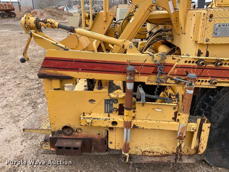 image for item DJ5041 1996 Blaw-Knox PF161  paver