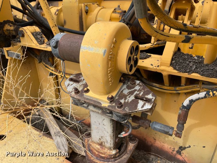 image for item DJ5041 1996 Blaw-Knox PF161  paver