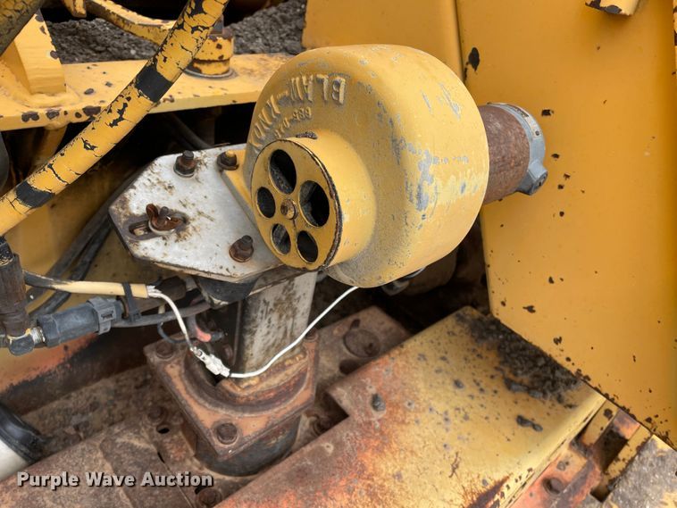 image for item DJ5041 1996 Blaw-Knox PF161  paver