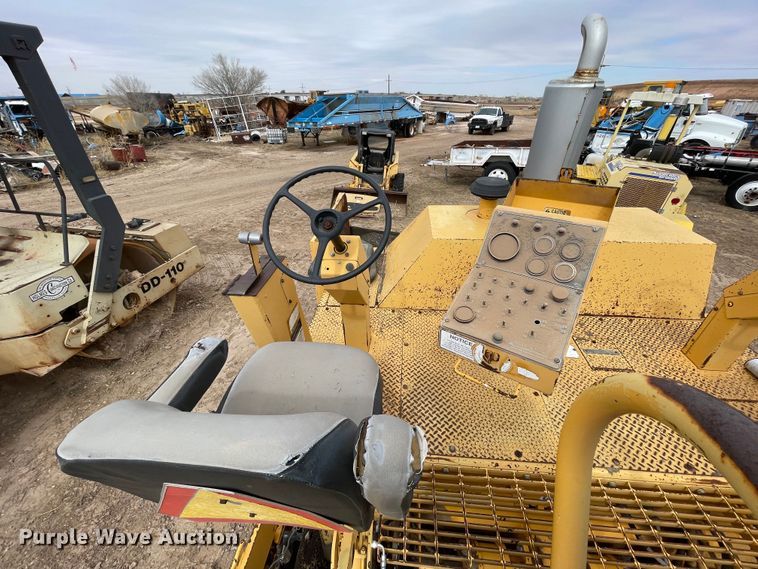 image for item DJ5041 1996 Blaw-Knox PF161  paver