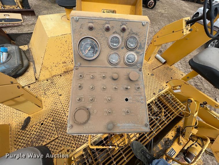 image for item DJ5041 1996 Blaw-Knox PF161  paver