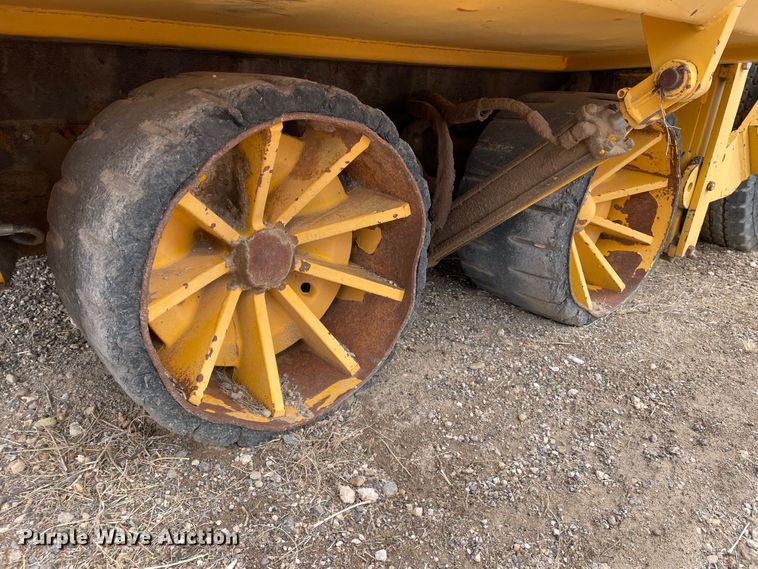 image for item DJ5041 1996 Blaw-Knox PF161  paver