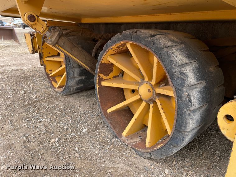 image for item DJ5041 1996 Blaw-Knox PF161  paver