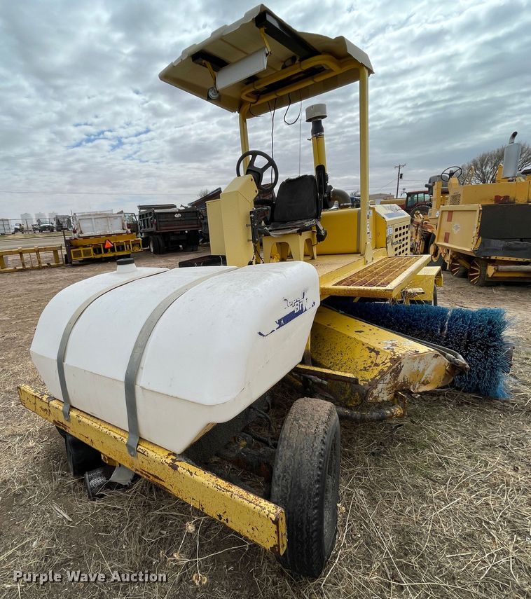 image for item DJ5042 2005 Superior Broom DT80J  broom