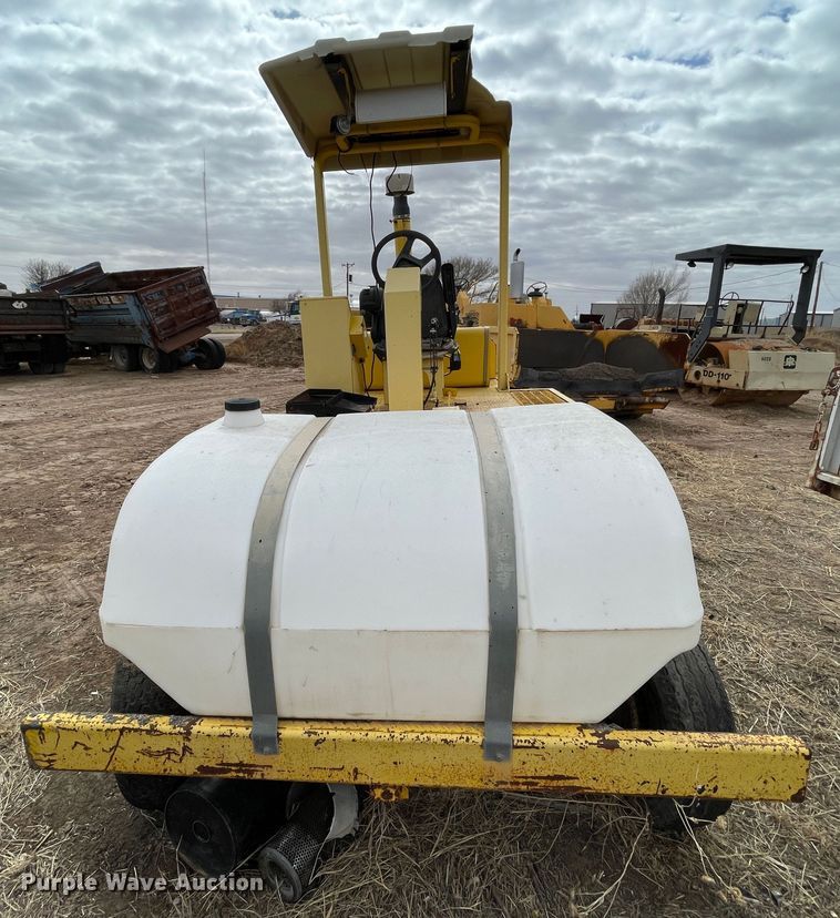 image for item DJ5042 2005 Superior Broom DT80J  broom