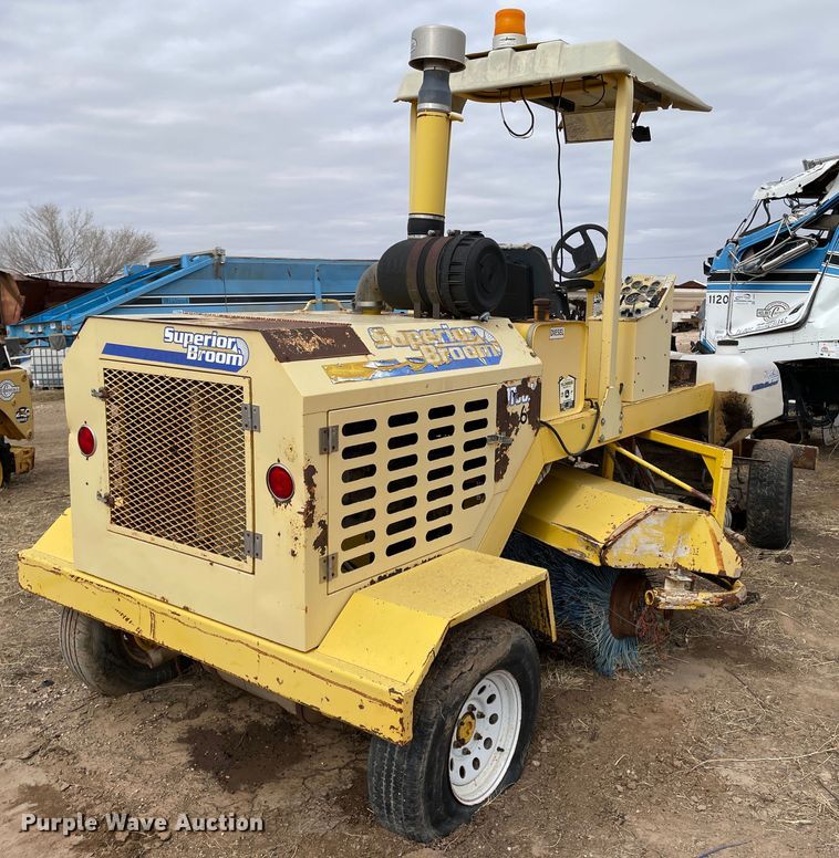 image for item DJ5042 2005 Superior Broom DT80J  broom