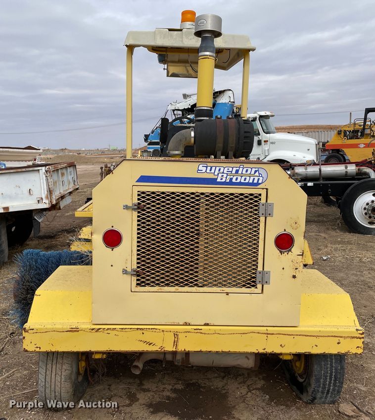 image for item DJ5042 2005 Superior Broom DT80J  broom