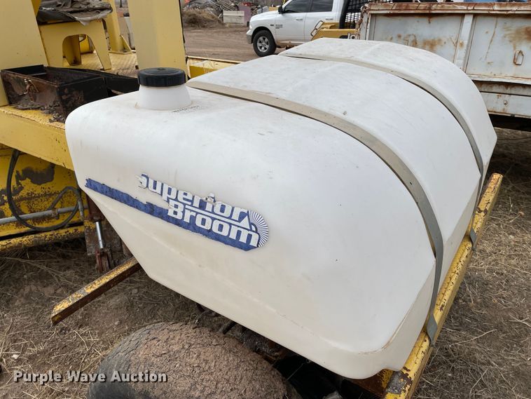 image for item DJ5042 2005 Superior Broom DT80J  broom