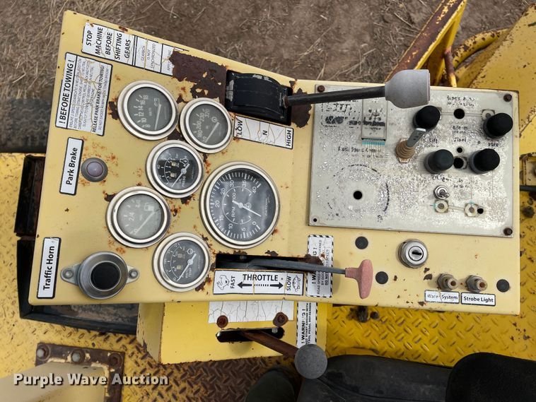 image for item DJ5042 2005 Superior Broom DT80J  broom