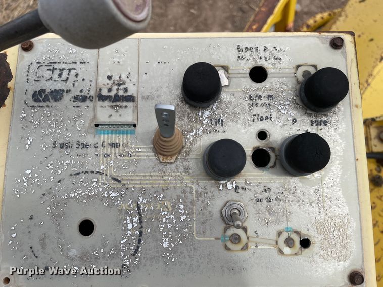 image for item DJ5042 2005 Superior Broom DT80J  broom