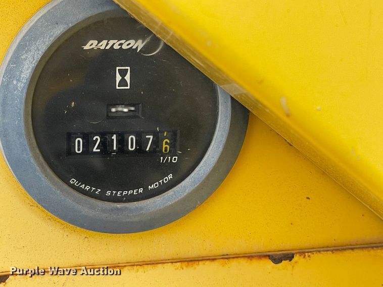 image for item DJ5042 2005 Superior Broom DT80J  broom