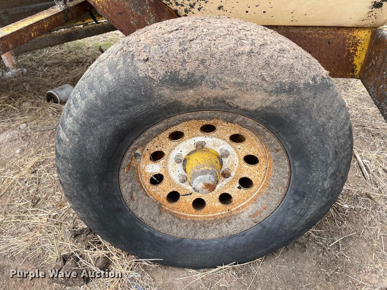 image for item DJ5042 2005 Superior Broom DT80J  broom