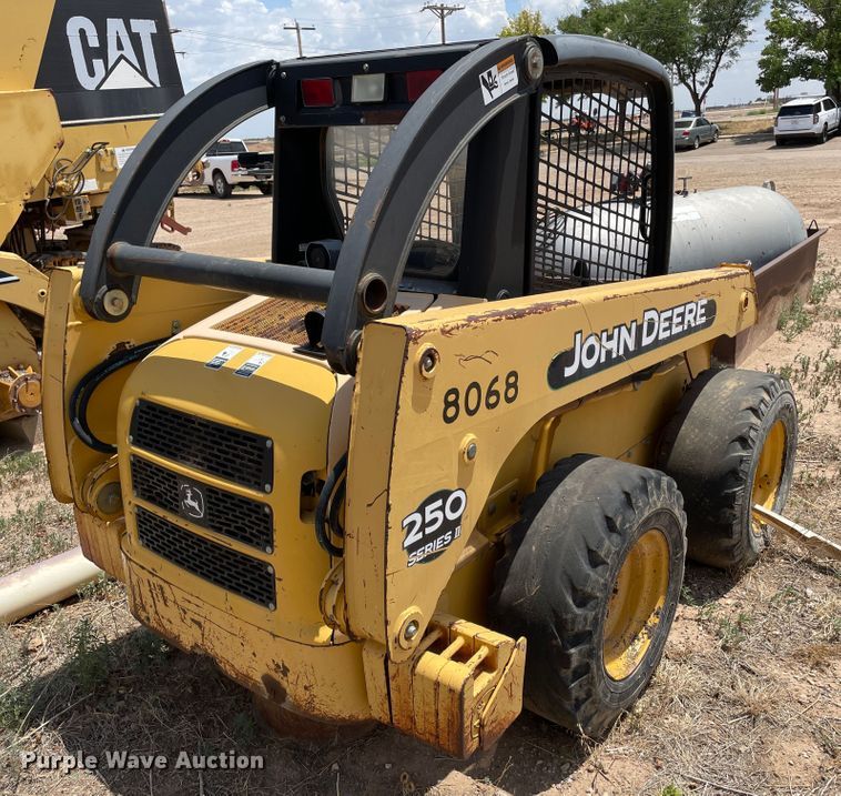 image for item DJ5046 2003 John Deere 250 Series II  skid steer loader