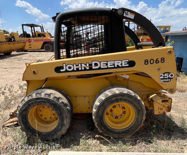 image for item DJ5046 2003 John Deere 250 Series II  skid steer loader