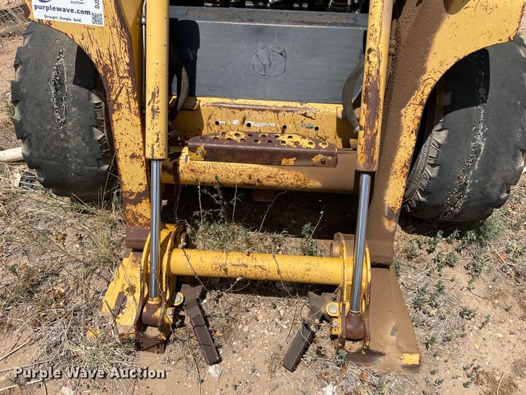 image for item DJ5046 2003 John Deere 250 Series II  skid steer loader