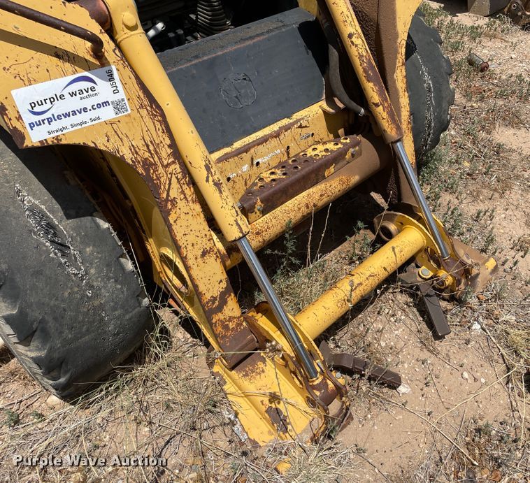 image for item DJ5046 2003 John Deere 250 Series II  skid steer loader