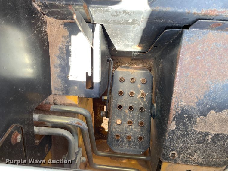 image for item DJ5046 2003 John Deere 250 Series II  skid steer loader