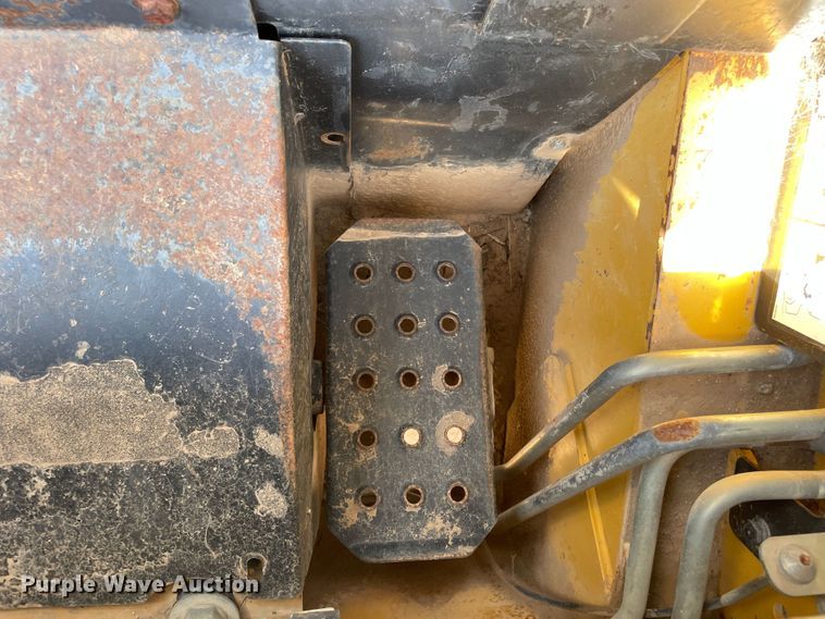 image for item DJ5046 2003 John Deere 250 Series II  skid steer loader