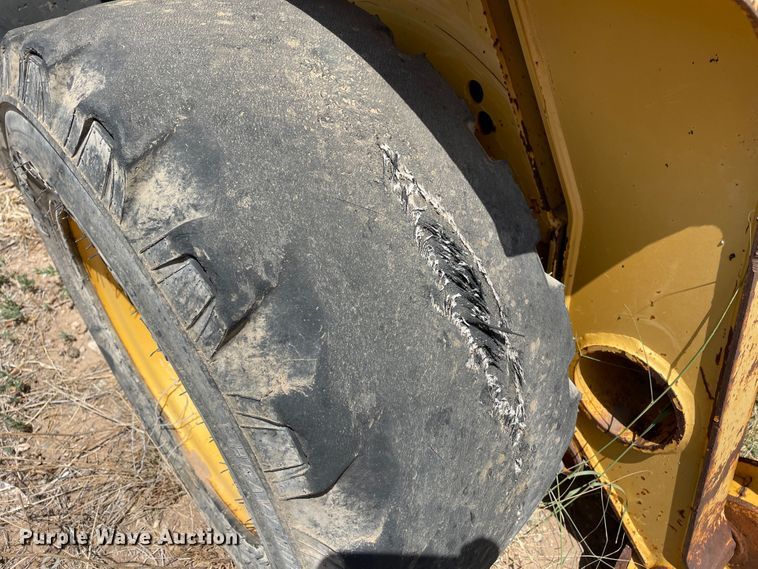 image for item DJ5046 2003 John Deere 250 Series II  skid steer loader