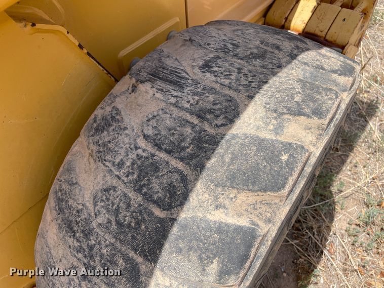 image for item DJ5046 2003 John Deere 250 Series II  skid steer loader