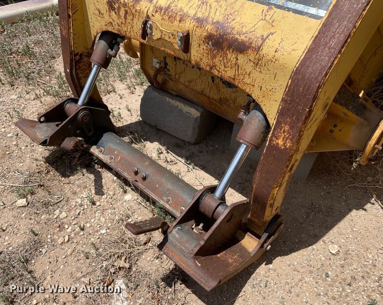 image for item DJ5047 2002 Caterpillar 248  skid steer loader