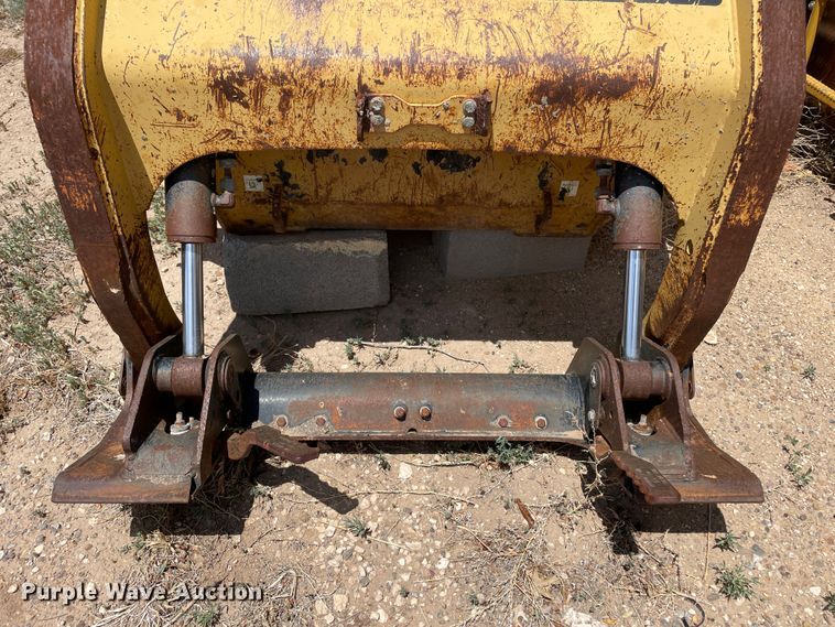 image for item DJ5047 2002 Caterpillar 248  skid steer loader