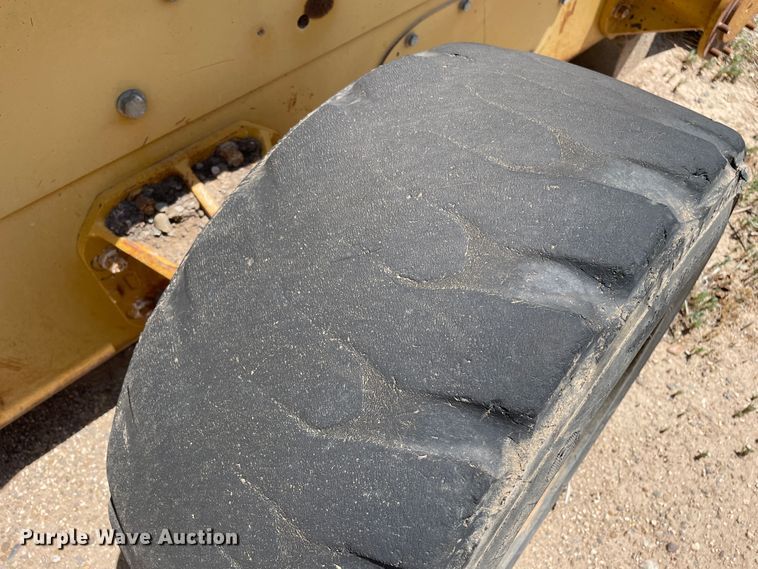 image for item DJ5047 2002 Caterpillar 248  skid steer loader