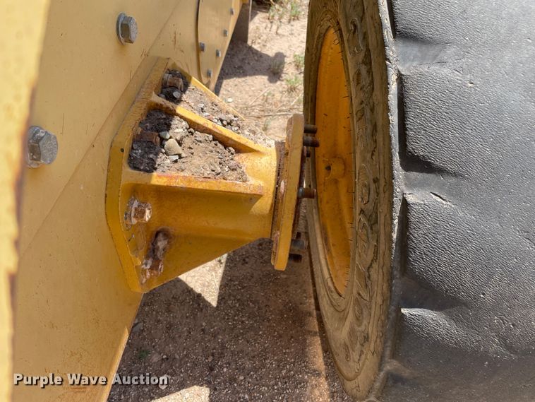 image for item DJ5047 2002 Caterpillar 248  skid steer loader