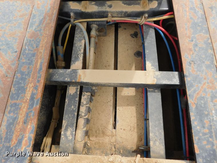 image for item DJ7676 2011 XL Specialized XL 70 MDE  lowboy equipment trailer