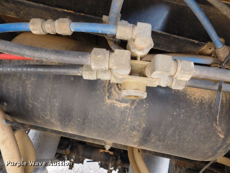 image for item DJ7676 2011 XL Specialized XL 70 MDE  lowboy equipment trailer