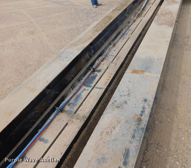 image for item DJ7676 2011 XL Specialized XL 70 MDE  lowboy equipment trailer