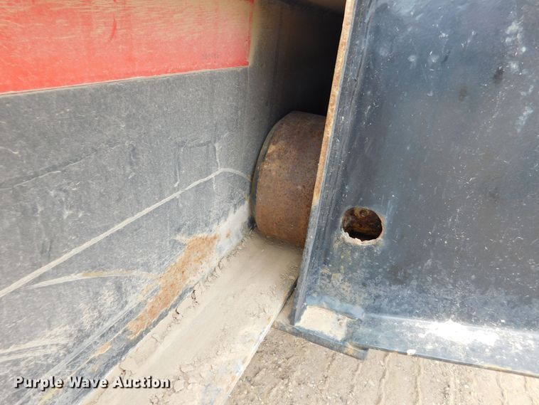 image for item DJ7676 2011 XL Specialized XL 70 MDE  lowboy equipment trailer