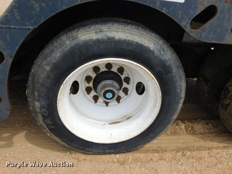 image for item DJ7676 2011 XL Specialized XL 70 MDE  lowboy equipment trailer