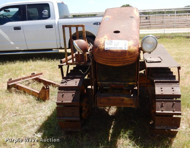 image for item DK0371 1942 Oliver HG42  crawler tractor